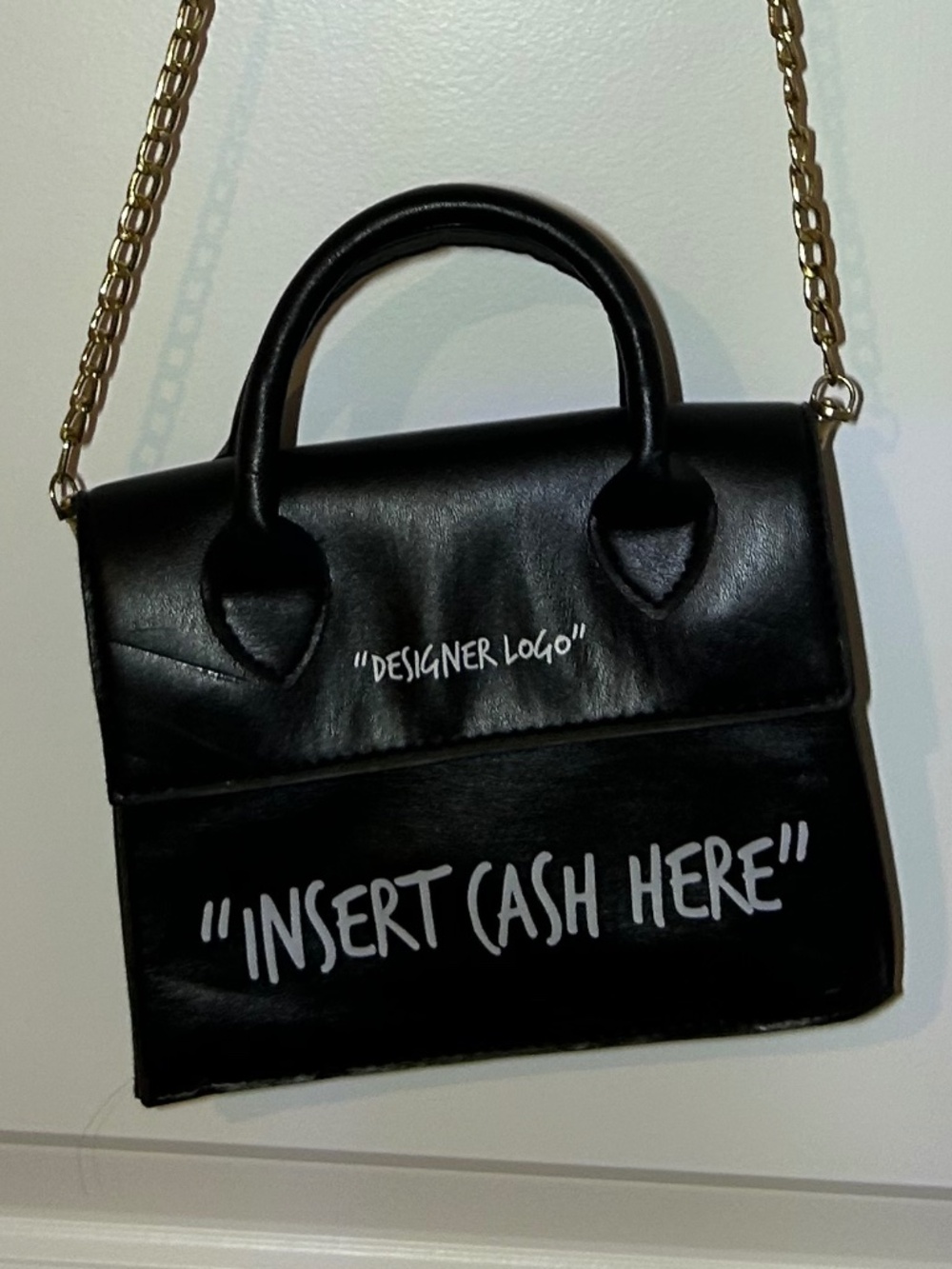 Black Purse with Gold Chain Strap – Light Wear Crossbody Bag